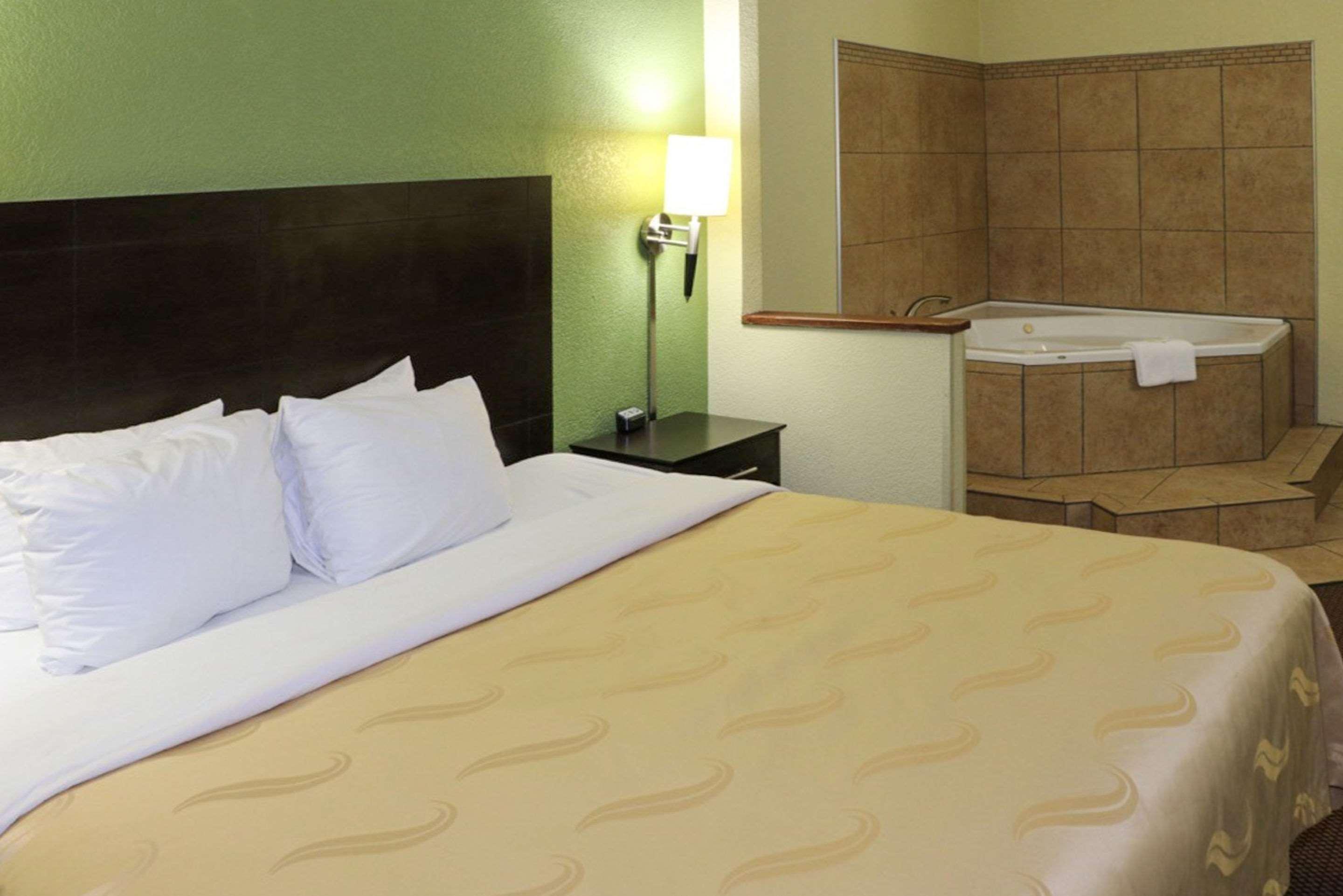 Quality Inn East Evansville Ngoại thất bức ảnh