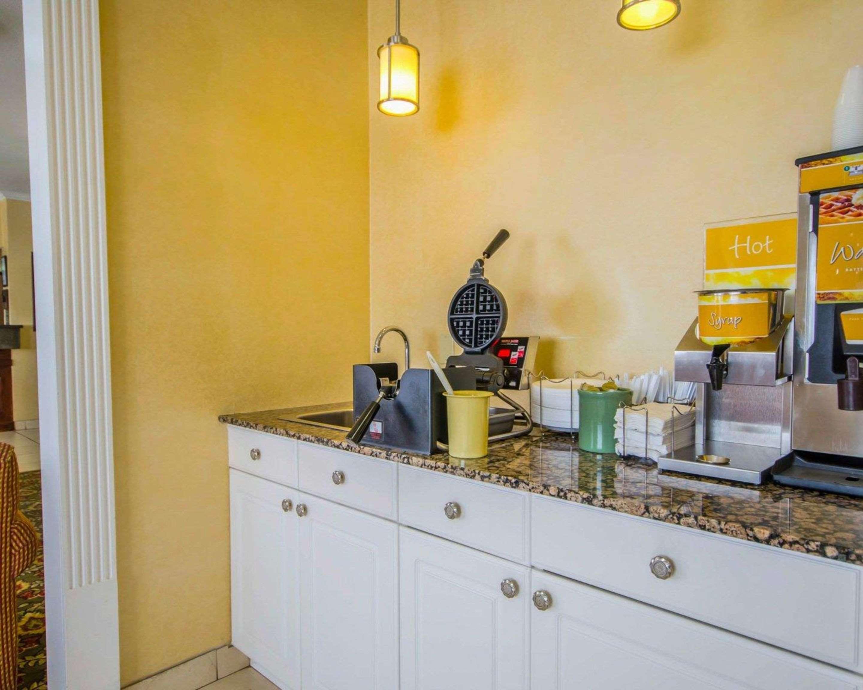 Quality Inn East Evansville Ngoại thất bức ảnh