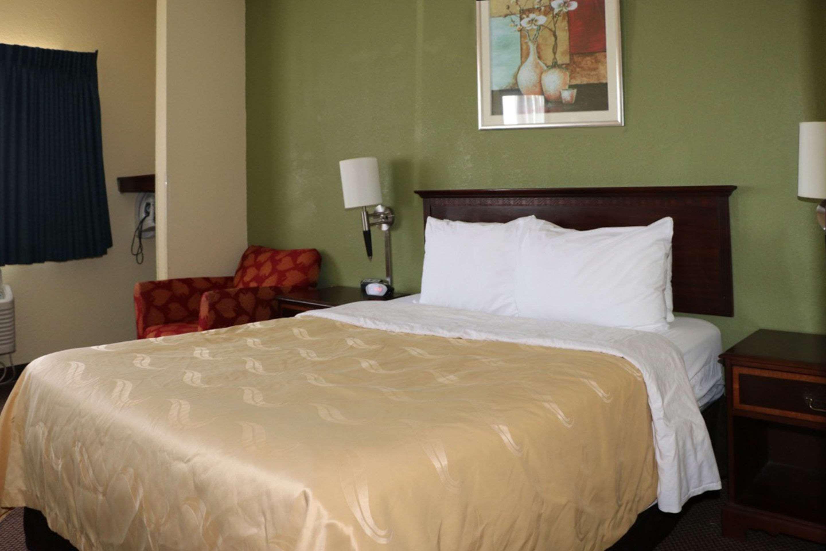 Quality Inn East Evansville Ngoại thất bức ảnh