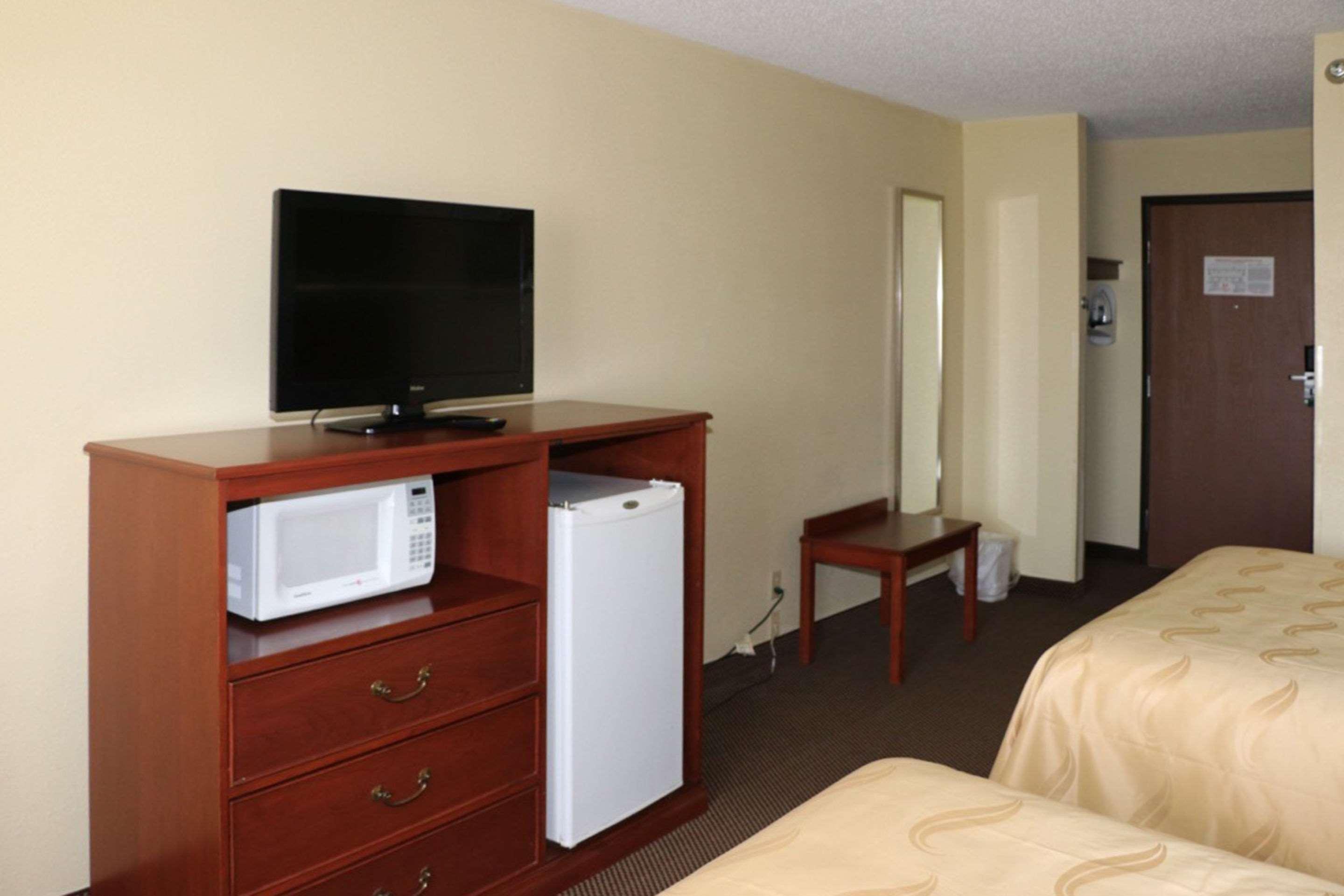 Quality Inn East Evansville Ngoại thất bức ảnh