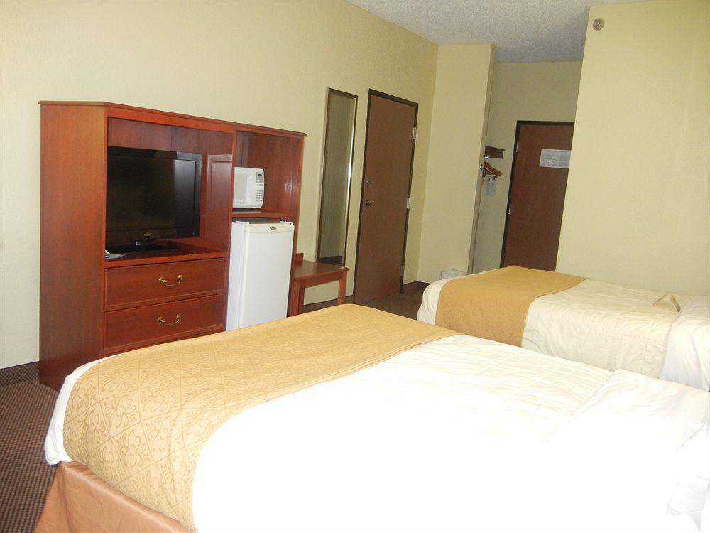 Quality Inn East Evansville Ngoại thất bức ảnh